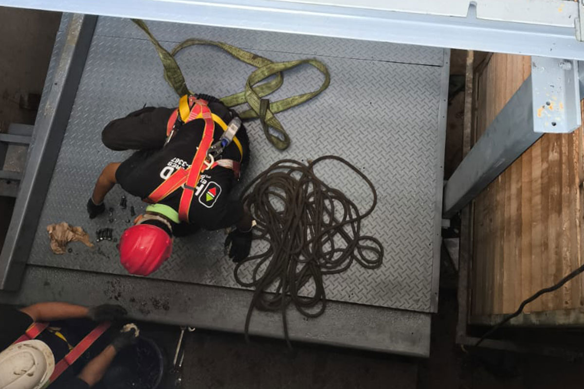 elevador-paraou-de-funcionar